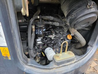 Bagr HITACHI ZAXIS 30U - 5