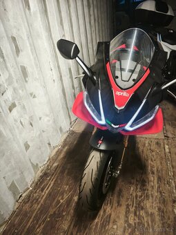 Aprilia rsv4 1100 - 5