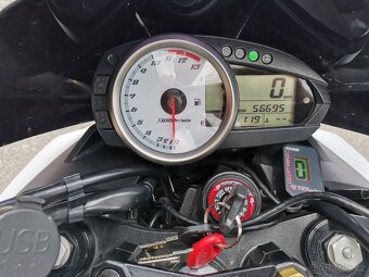 Kawasaki Z1000 - 5
