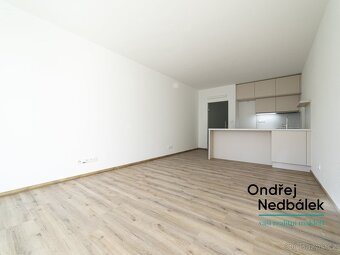 Pronájem byty 1+kk, 33 m2 - Zlín, ev.č. 22603 - 5