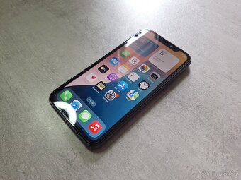 iPhone 11 64GB Black - baterie 83% - 5