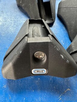 Prodám střešní nosič se zámky na Opel - 5