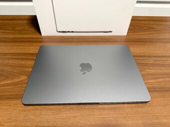 MacBook Air M3 16/256GB Space Gray - 5