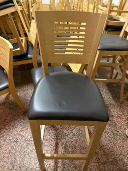 120 ks dřevěných židlí do restaurace - 5