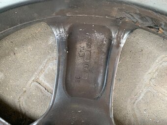 Alu kola 5x114,3 R18 ET38 DEZENT F - 5