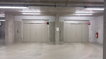 Pronájem garážového stání, Provazníkova, s elektrikou, 20m² - 5