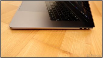 Apple MacBook Pro 15“ CZ A1990 i7 2,6GHz 16GB RAM 250GB disk - 5
