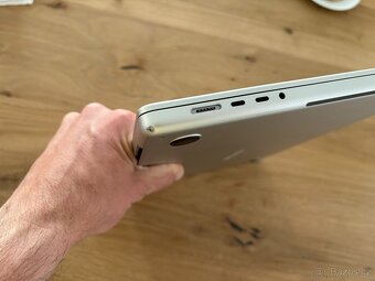 Macbook Pro 16" – M1 Pro/16 GB RAM/512 SDD - Praha/ČB - 5