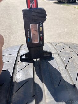 Continental 235/45 R20 V XL - 5