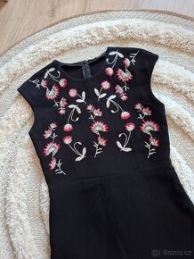 Černé šaty s květy Desigual - 5