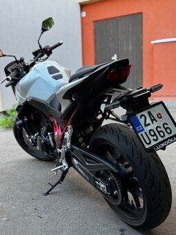 Honda CB 750 Hornet - 5