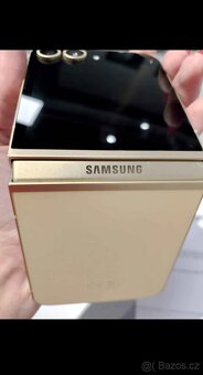 Samsung galaxy flip 6 v záruce ještě rok  - 5
