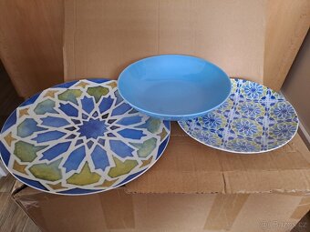 Krasny novy jidelni set - 5