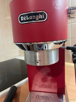 Pákový kávovar Delonghi Dedica EC 685 - 5
