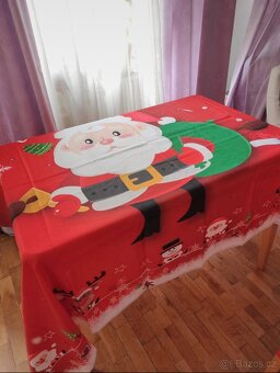 Nový vánoční ubrus a 4 napínací potahy na židle. - 5