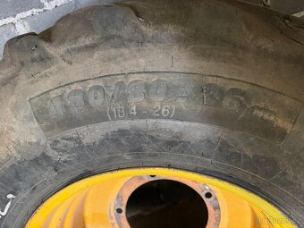 Pneu JCB - 5