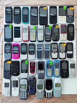 Prodám sadu mobilů Nokia - 5