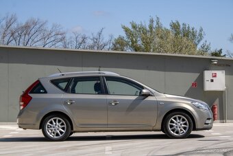 Kia Cee´d SW 1.6 CRDi - 5