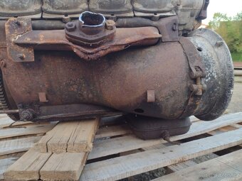 motor z elektrocentrály 15 kVA Tatra 603 / 805 - 5