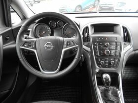 OPEL ASTRA 1,4T COSMO 1.MAJITEL TAŽNÉ - 5