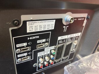 Prodám TV Panasonic TH-37PX80EA - 5