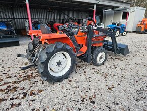 malotraktor Kubota L1-215 4x4 s čelním nakladačem - 5