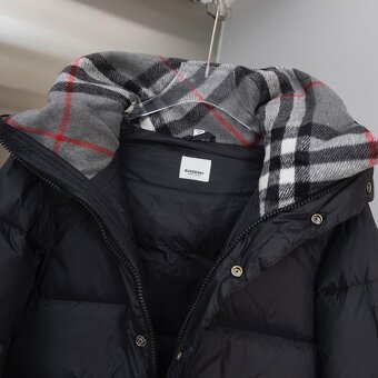 Unisex zimní bunda/vesta značky Burberry vel.XL - 5