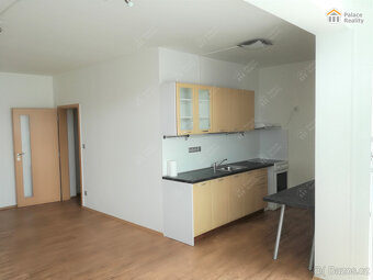 Prostorný byt 2+KK s balkonem, vyhledávaná lokalita - 5