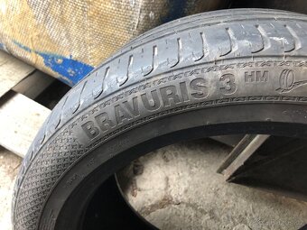 Letni pneu 235/45r17 - 5