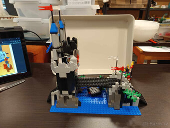 LEGO Castle 6078 Royal Drawbridge - 5