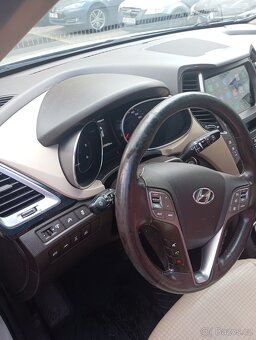 Hyundai Grand Santa Fe - 5