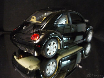 Volkswagen New Beetle 2,0 VW GATE 1/18 - 5