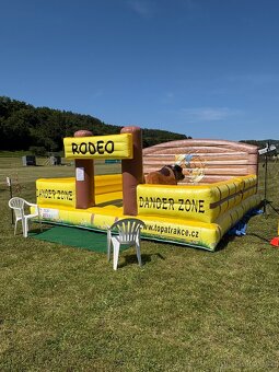 Skákací hrady, nafukovací atrakce, rodeo býk, kolotoč - 5