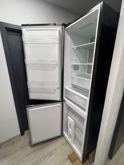 Philco PCDI 378 CNDX – téměř nová lednice - 5