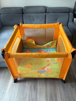Dětská cestovní ohrádka/postýlka Chicco – skládací, oranžová - 5
