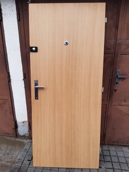 Vchodové dveře byt - 5