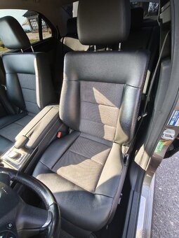 Mercedes E 350 CDI 4MATIC (W212) 170 kW - 5