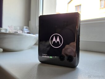 Motorola Razr 40 Ultra - 5