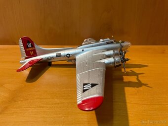 Boeing B-17 Flying Fortress - 5