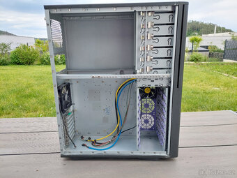 PC skříň bigtower Chieftec - 5