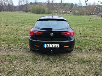 Alfa Romeo Gulieta 1.4 Turbo Benzín r.v 2010 - 5