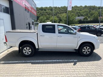 Toyota Hilux 2,5 D-4D Double Cab Terra (2010) - 5