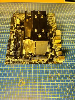 Lenovo proprietární ATX (36EB), socket LGA1151, chipset Z270 - 5