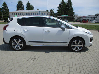 PEUGEOT 3008 Hybrid 4x4 Allure Pano Navi LED 2015 - 5