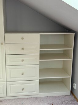 Dětské šatní skříně - sestava s komodou a policemi - 5