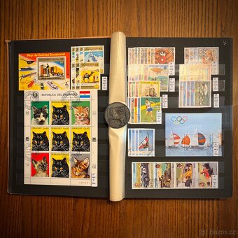 Album známek ( různé ) katalogová cena /15 600,- kč - 5