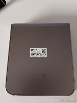 Galaxy Z- Flip 6 - 5