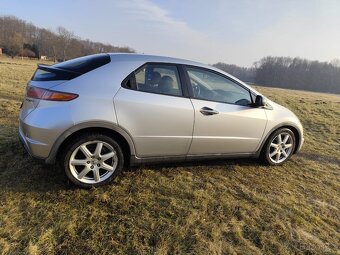 HONDA CIVIC UFO BENZÍN 1.8i 103KW SERVIS ROK VÝROBY 2008 - 5