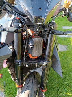 KTM 1290 Super Duke R 2021 - 5
