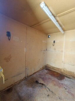 Zateplený skladový kontejner IZZY 3x2,5m (10ft) - 5